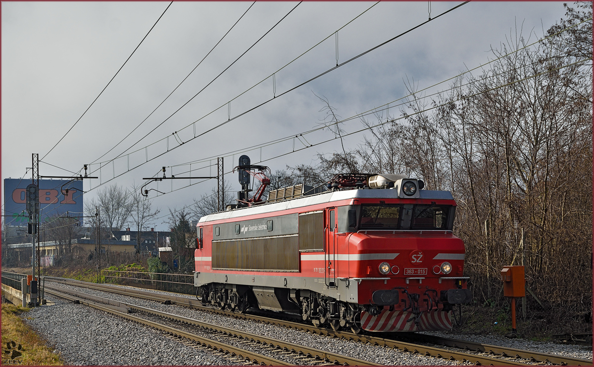 SŽ 363-015 fährt als Lokzug durch Maribor-Tabor Richtung Maribor HBF. /20.2.2016