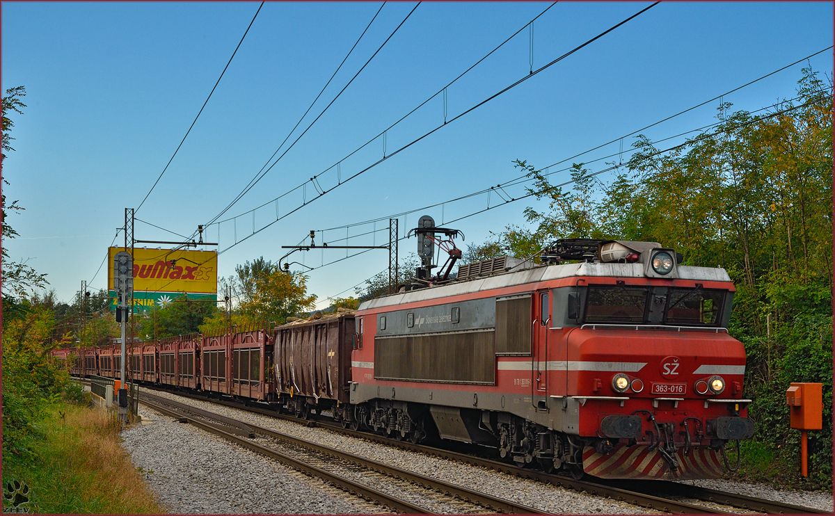 SŽ 363-016 zieht Güterzug durch Maribor-Tabor Richtung Norden. /14.10.2014