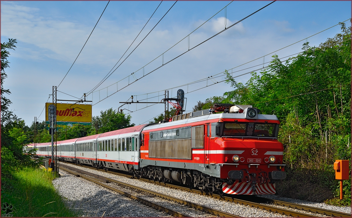 SŽ 363-024 zieht EC158 'Croatia' durch Maribor-Tabor Richtung Wien. /19.8.2014
