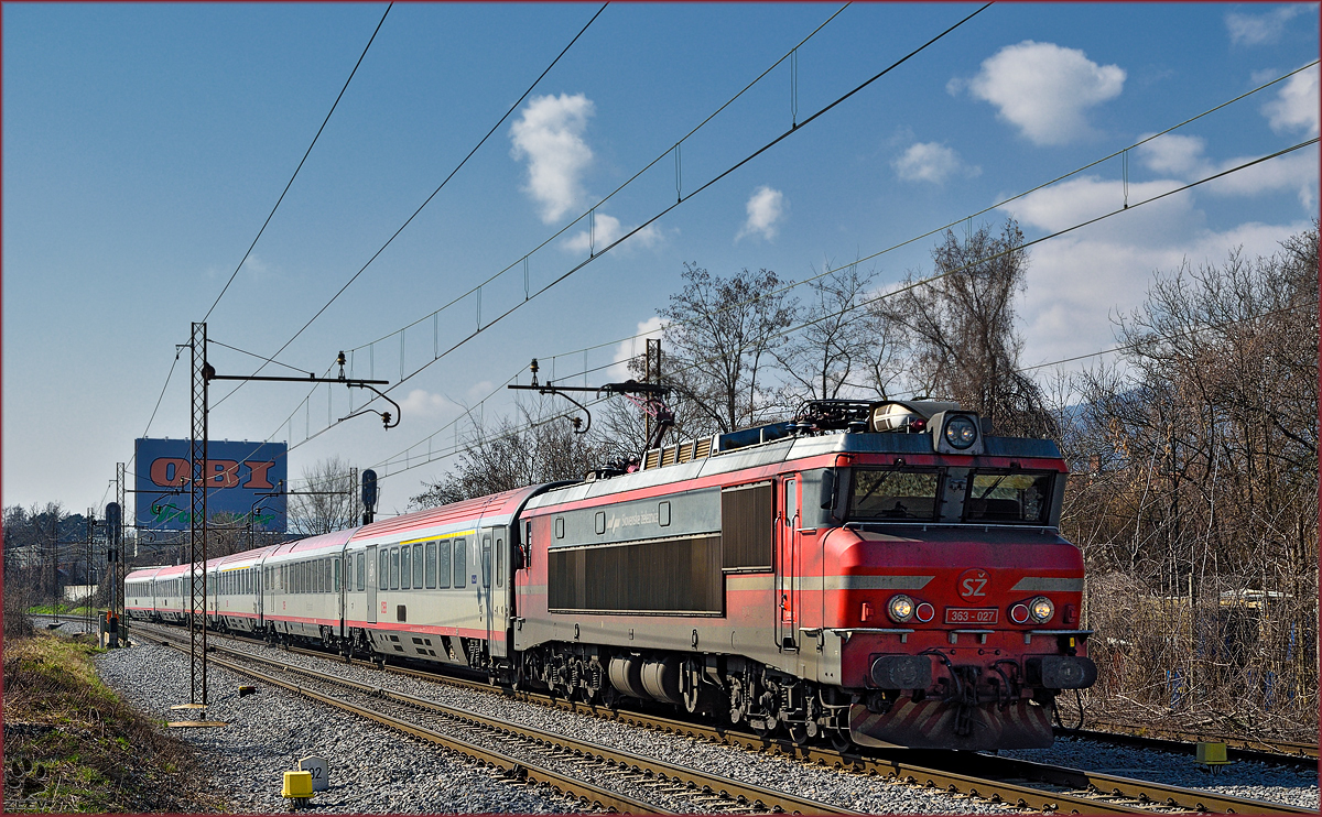 SŽ 363-027 zieht EC158 durch Maribor-Tabor Richtung Wien. /17.3.2016