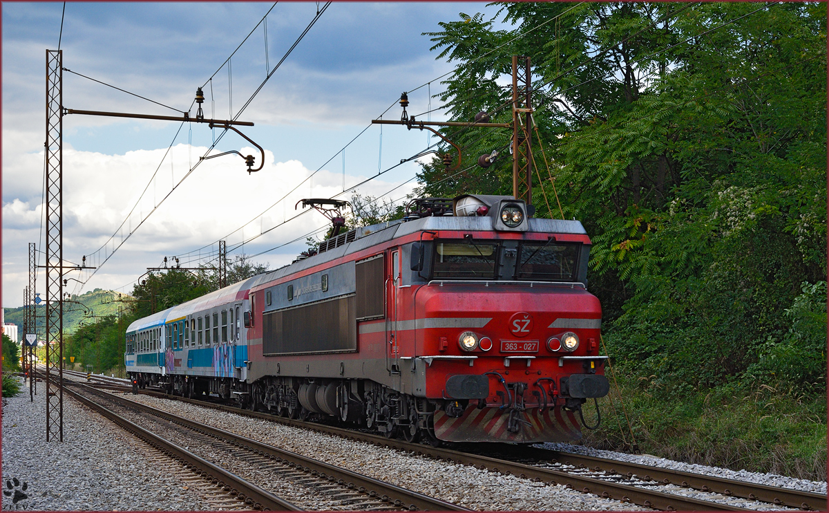 SŽ 363-027 zieht Personenzug durch Maribor-Tabor Richtung Pragersko. /9.9.2015