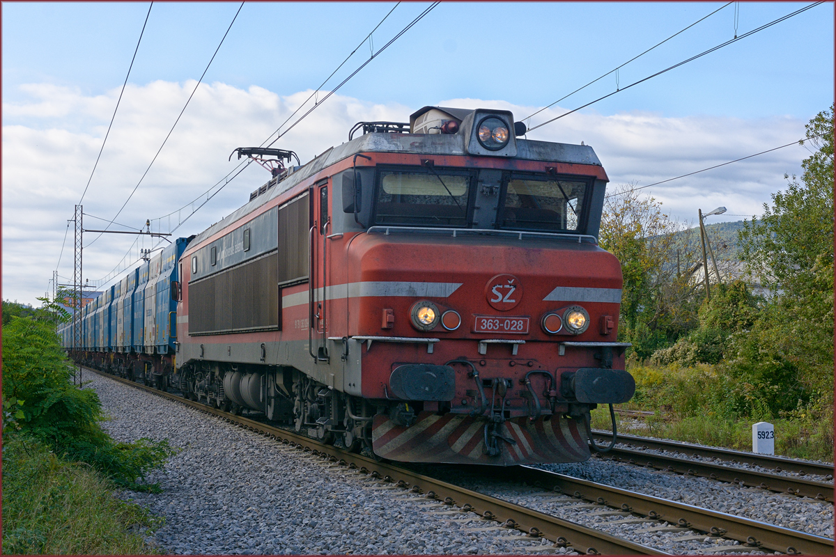 SŽ 363-028 zieht Kohlenzug durch Maribor-Tabor Richtung Norden. /1.10.2019