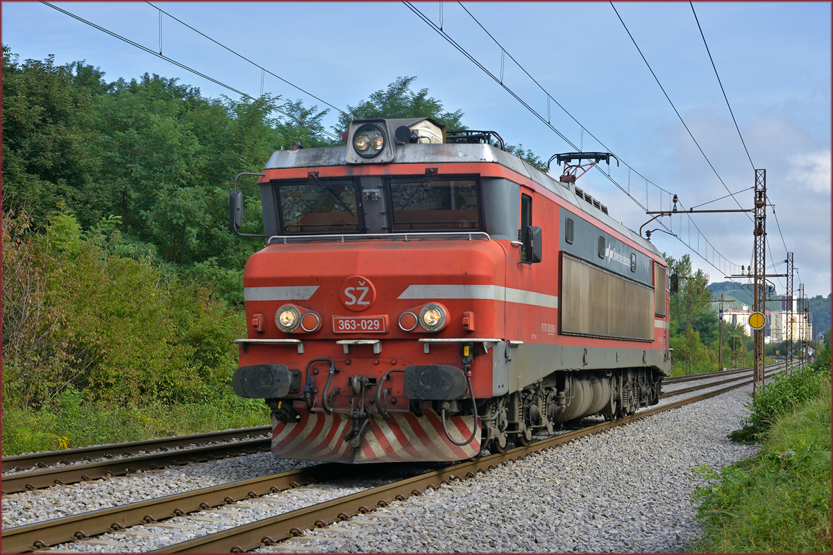 SŽ 363-029 fährt als Lokzug durch Maribor-Tabor Richtung Tezno VBF. /10.9.2019