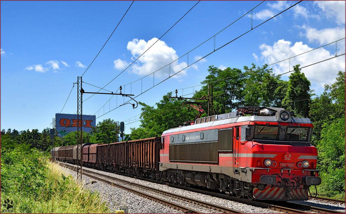 SŽ 363-032 zieht Güterzug durch Maribor-Tabor Richtung Norden. /21.6.2016