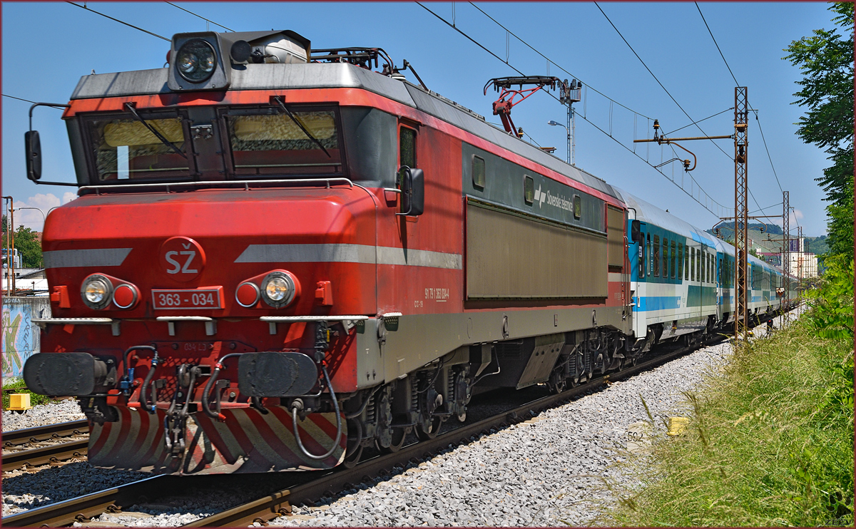 SŽ 363-034 zieht EC151 'Emona' durch Maribor-Tabor Richtung Ljubljana. /2.6.2015