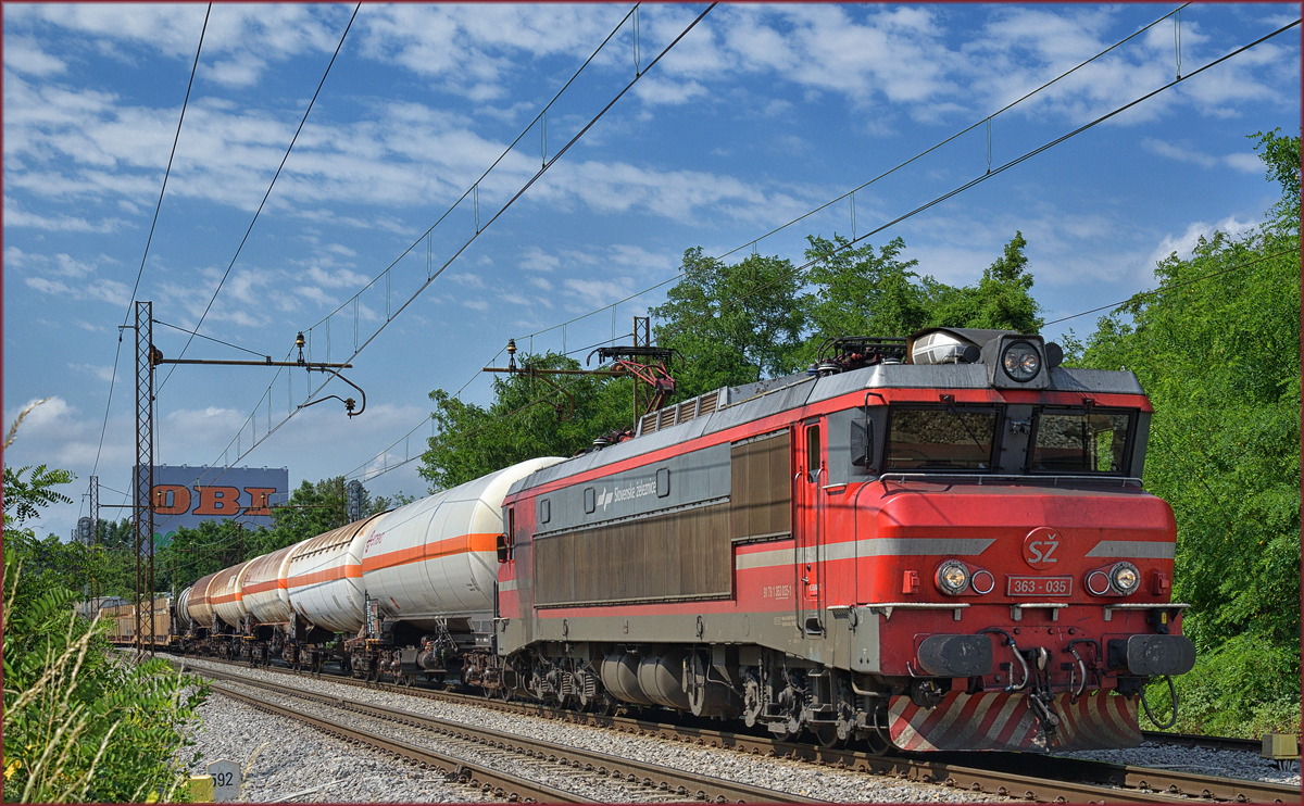 SŽ 363-035 zieht Güterzug durch Maribor-Tabor Richtung Norden. /13.6.2017