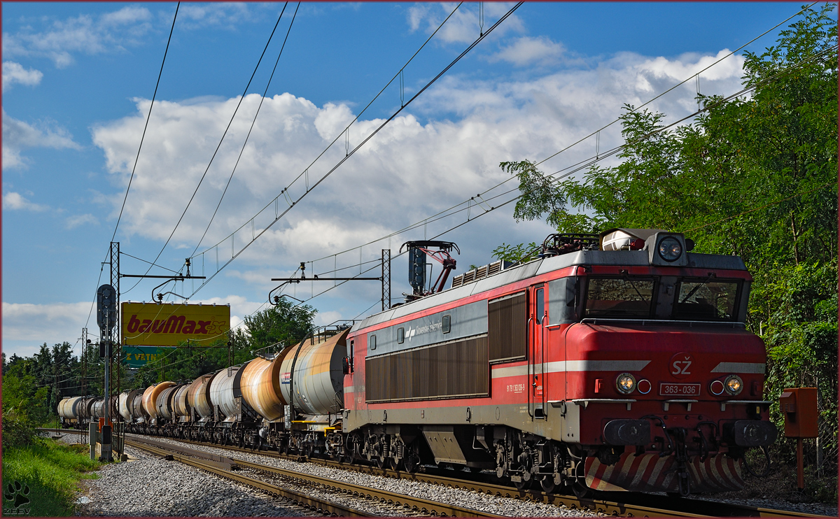 SŽ 363-036 zieht Kesselzug durch Maribor-Tabor Richtung Norden. /8.9.2015