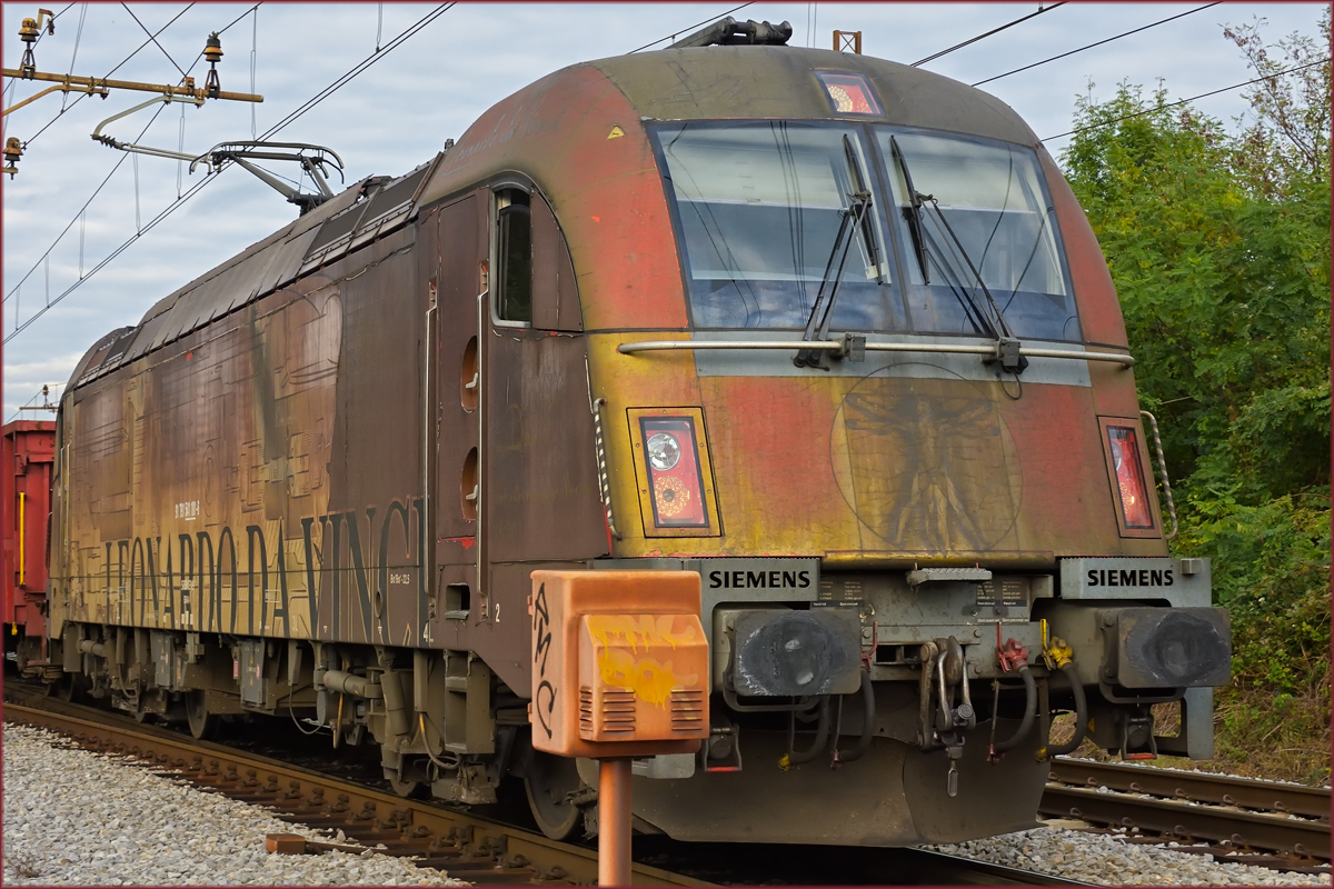 SŽ 541-101 'Leonardo Da Vinci' zieht Güterzug durch Maribor-Tabor Richtung Tezno VBF. /18.10.2020