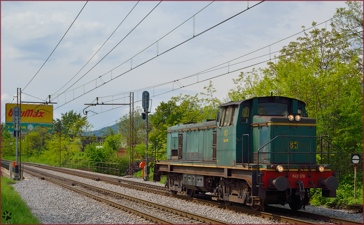 SŽ 642-179 fährt als Lokzug durch Maribor-Tabor Richtung Maribor Hauptbahnhof. /23.4.2014