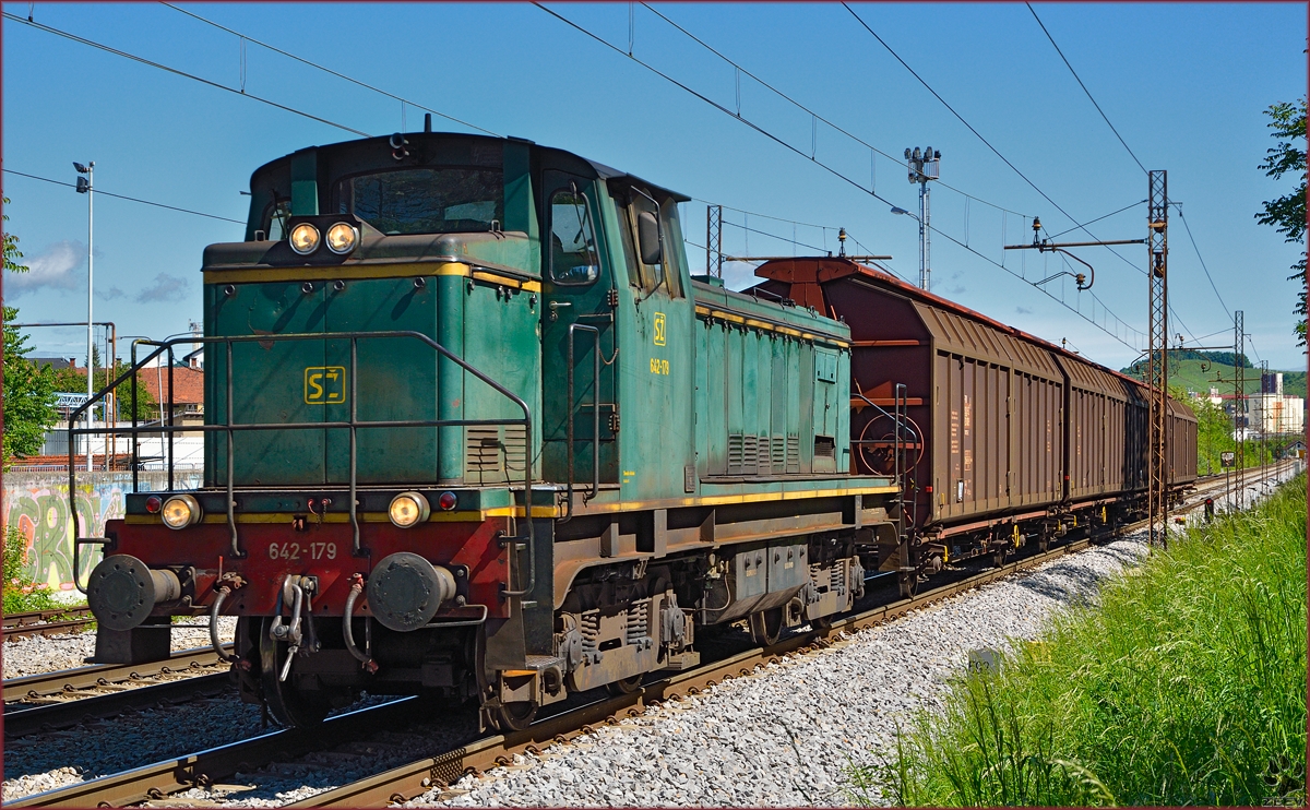 SŽ 642-179 zieht Güterzug durch Maribor-Tabor Richtung Tezno Verschiebebahnhof. /12.5.2014