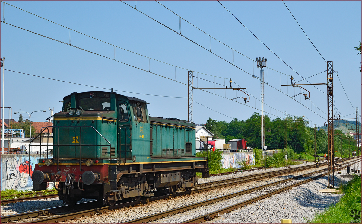 SŽ 642-185 fährt als Lokzug durch Maribor-Tabor Richtung Maribor HBF. /18.7.2014