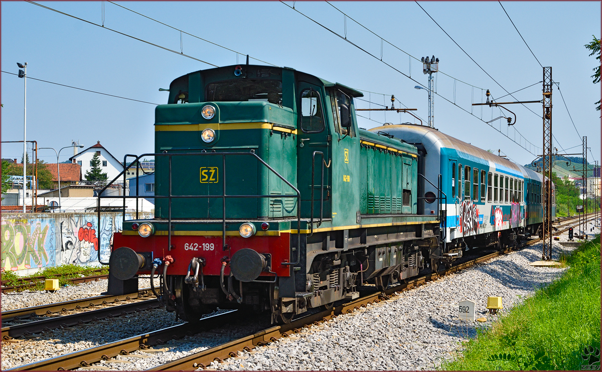SŽ 642-199 zieht Personenzug durch Maribor-Tabor Richtung Ptuj. /18.7.2014