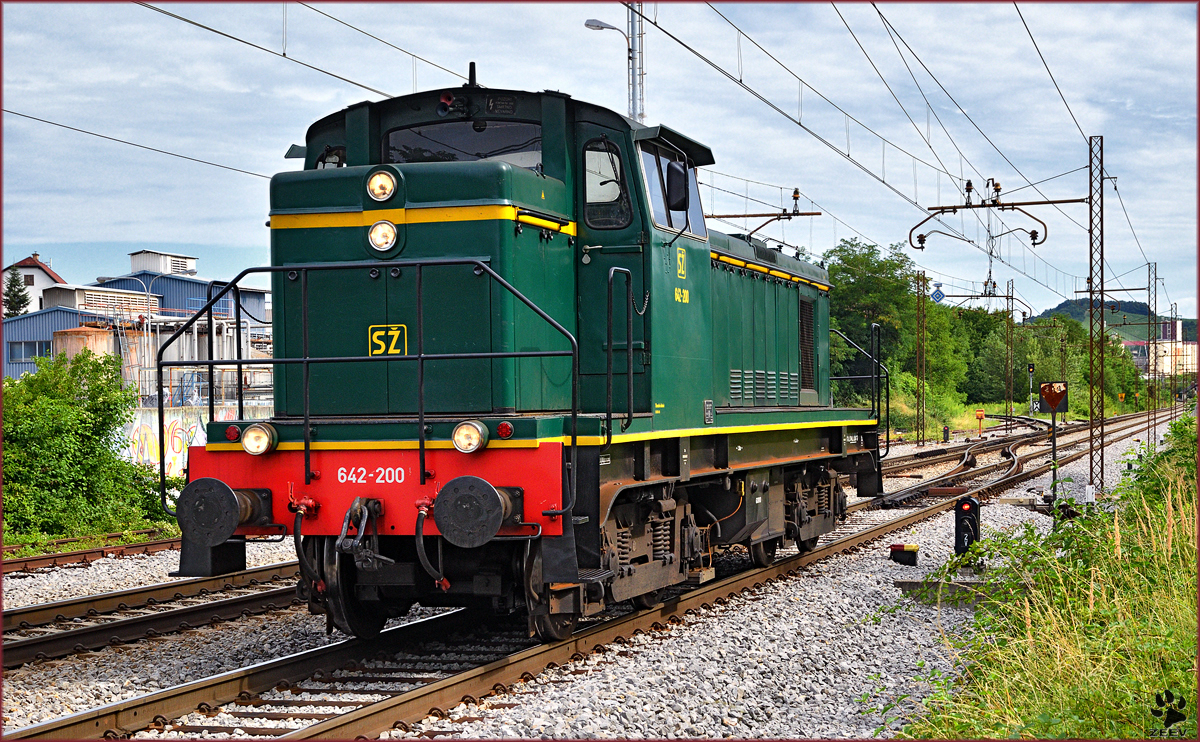 SŽ 642-200 fährt als Lokzug durch Maribor-Tabor Richtung Tezno VBF. /15.7.2016