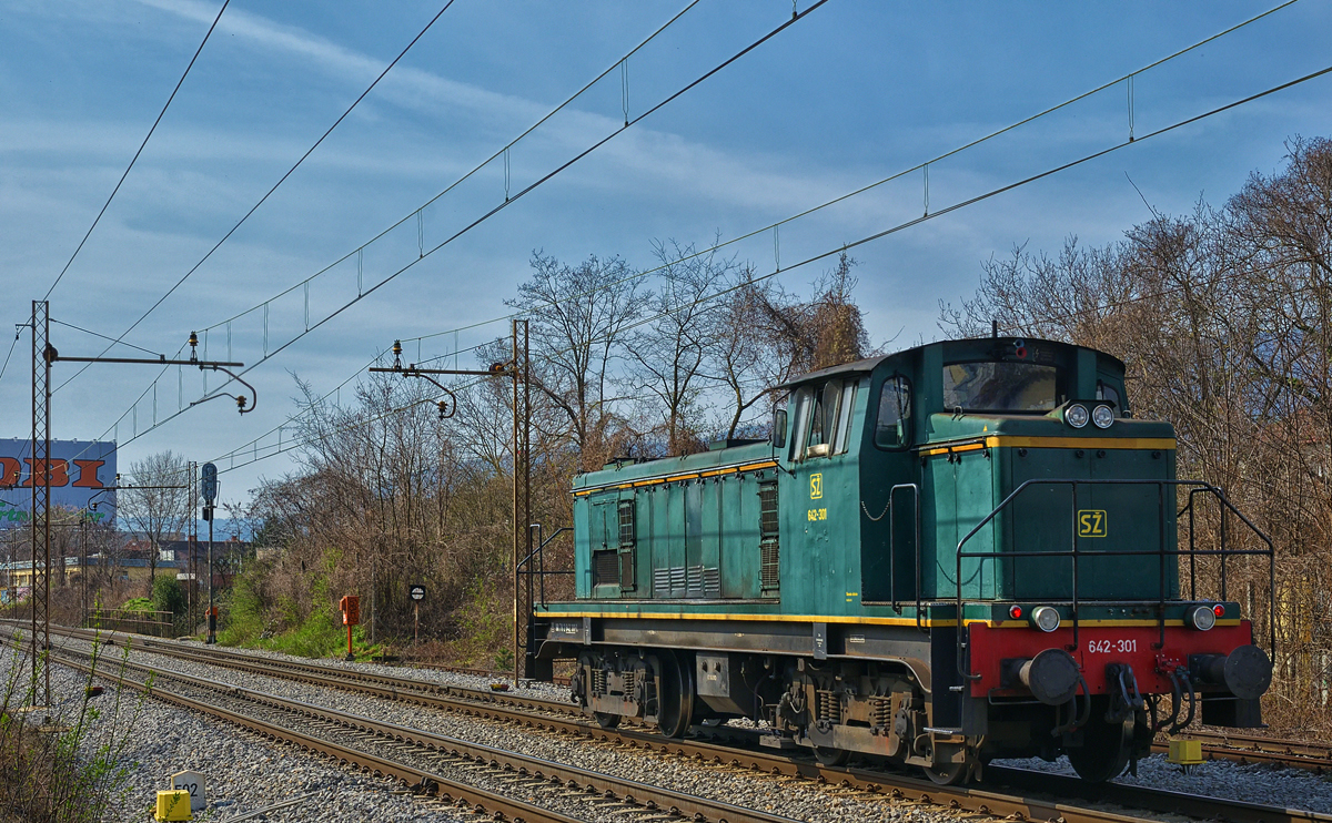 SŽ 642-301 fährt als Lokzug durch Maribor-Tabor Richtung Tezno VBF. /21.3.2017