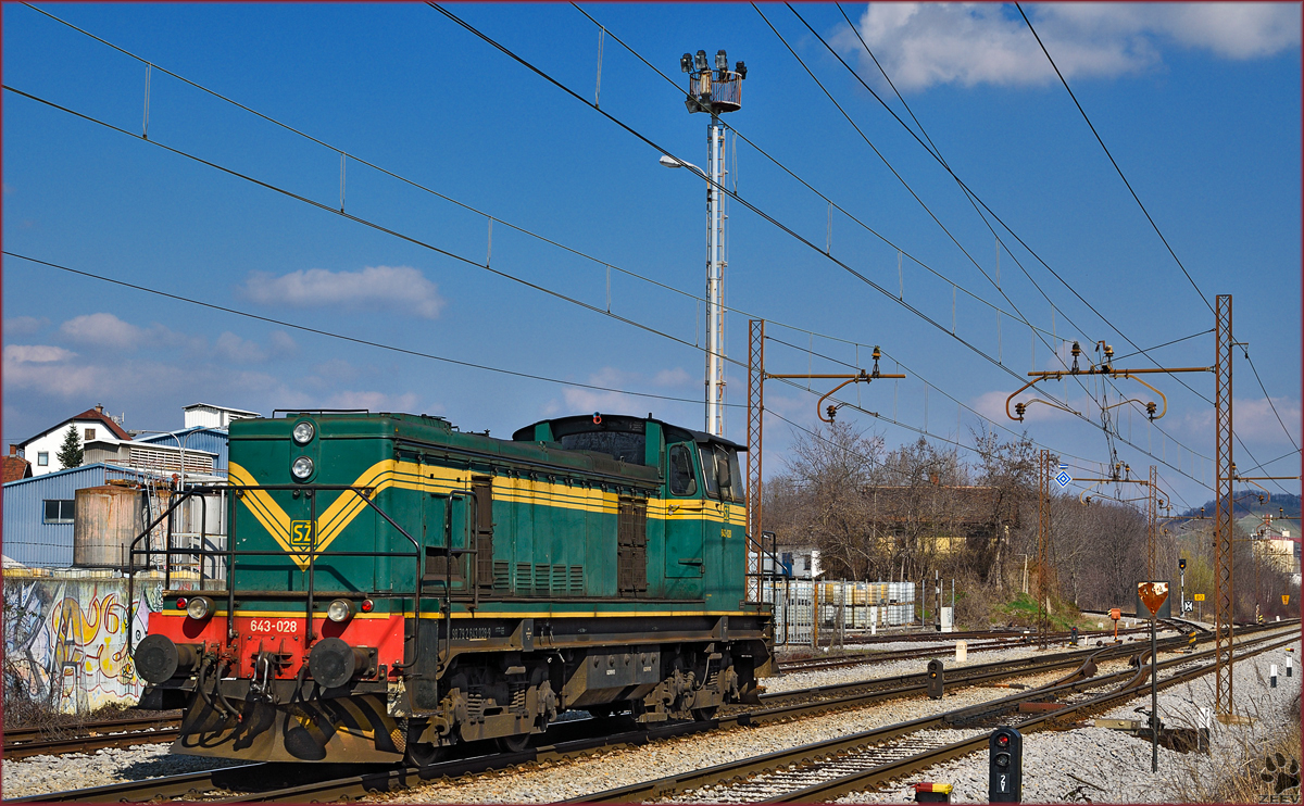 SŽ 643-028 fährt als Lokzug durch Maribor-Tabor Richtung Studenci. /17.3.2016