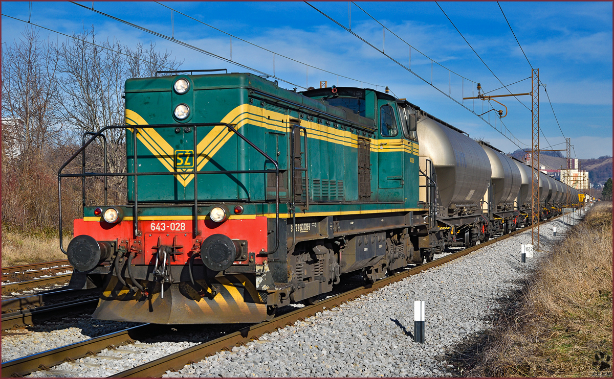 SŽ 643-028 zieht VTG-Zug durch Maribor-Tabor Richtung Tezno VBF. /27.1.2016
