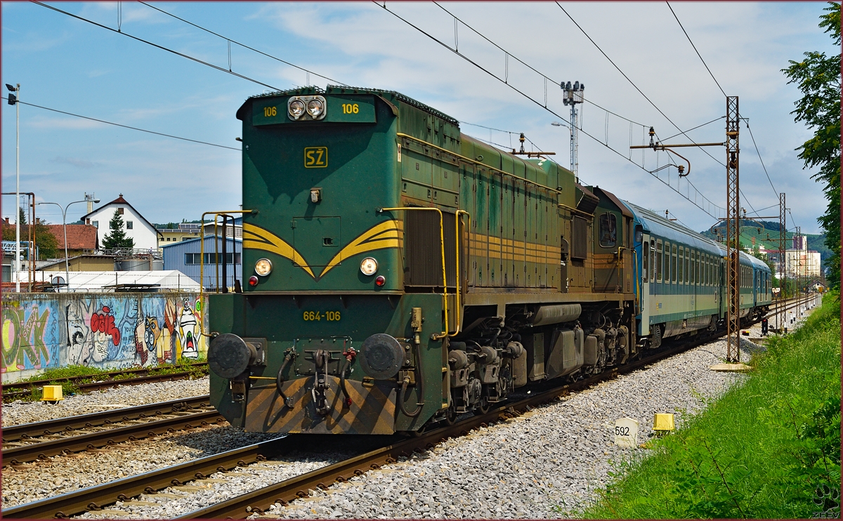 SŽ 664-106 zieht MV247 'Citadella' durch Maribor-Tabor Richtung Budapest. /1.8.2014