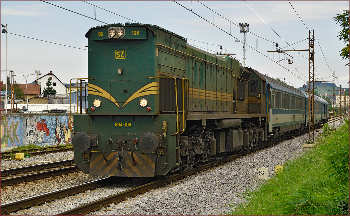 SŽ 664-106 zieht MV247 'Citadella' durch Maribor-Tabor Richtung Budapest. /19.8.2014