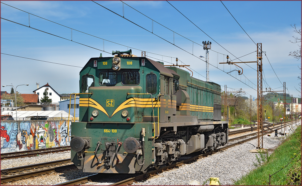 SŽ 664-108 fährt als Lokzug durch Maribor-Tabor Richtung Studenci. /16.4.2015