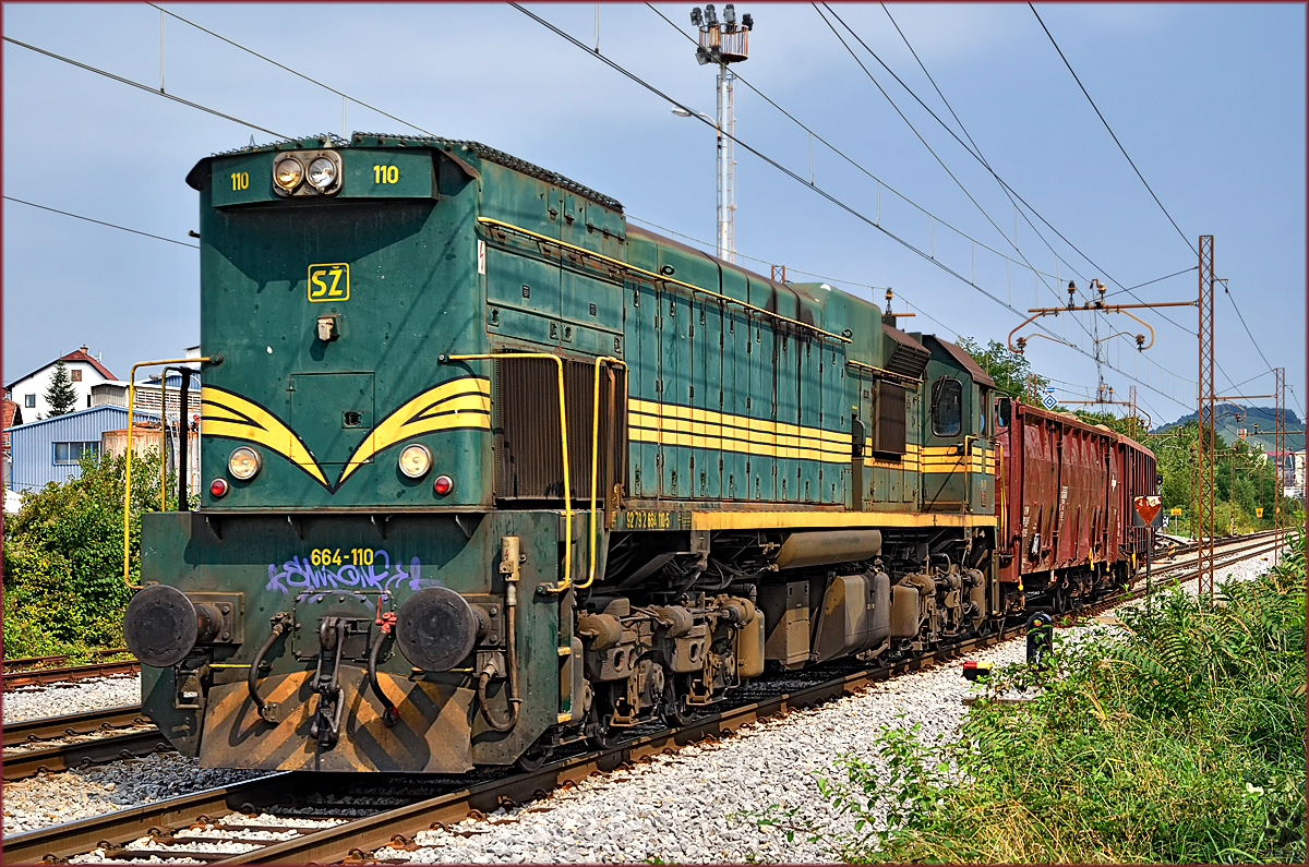 SŽ 664-110 zieht Güterzug durch Maribor-Tabor Richtung Tezno VBF. /7.9.2016