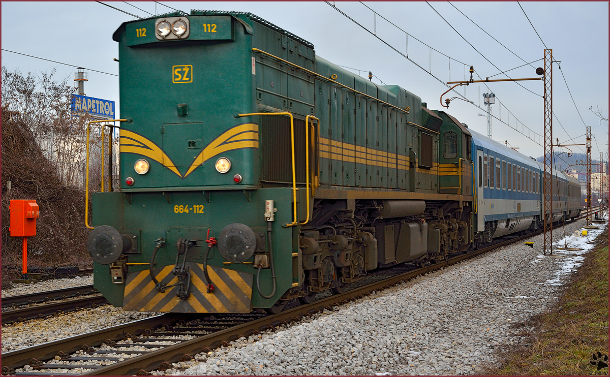 SŽ 664-112 zieht MV247 'Citadella' durch Maribor-Tabor Richtung Budapest. /10.2.2014