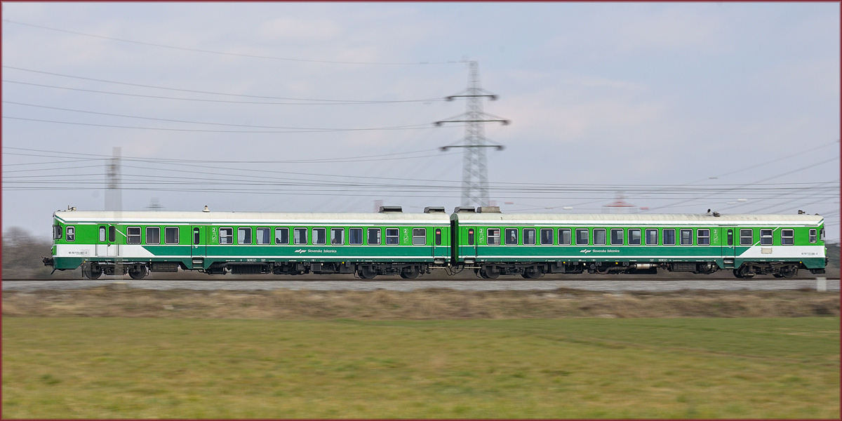 SŽ 711-007 fährt durch Bohova Richtung Maribor HBF. /10.3.2021