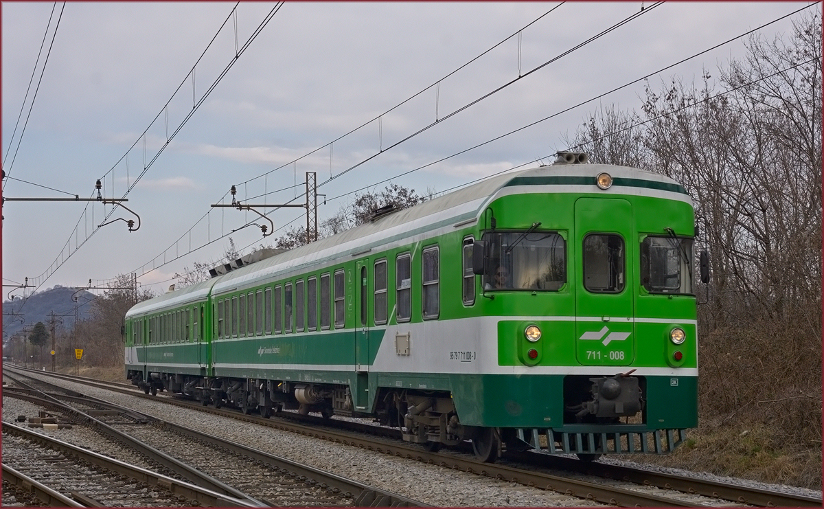 SŽ 711-008 fährt durch Maribor-Tabor Richtung Poljčane. /8.3.2021