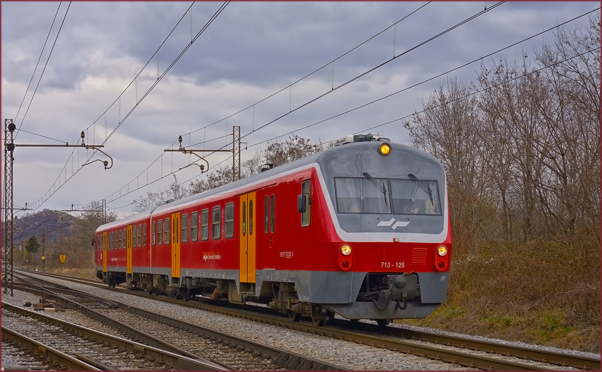 SŽ 713-125 fährt durch Maribor-Tabor Richtung Pragersko. /23.3.2021