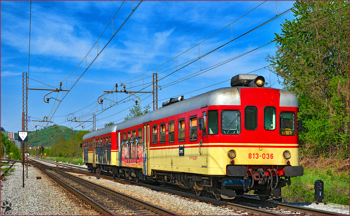 SŽ 813-036 fährt durch Maribor-Tabor Richtung Murska Sobota. /22.4.2016