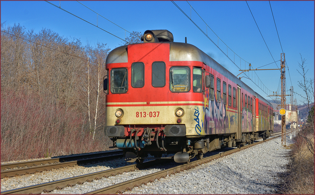 SŽ 813-037 fährt durch Maribor-Tabor Richtung Ormož. /30.1.2018