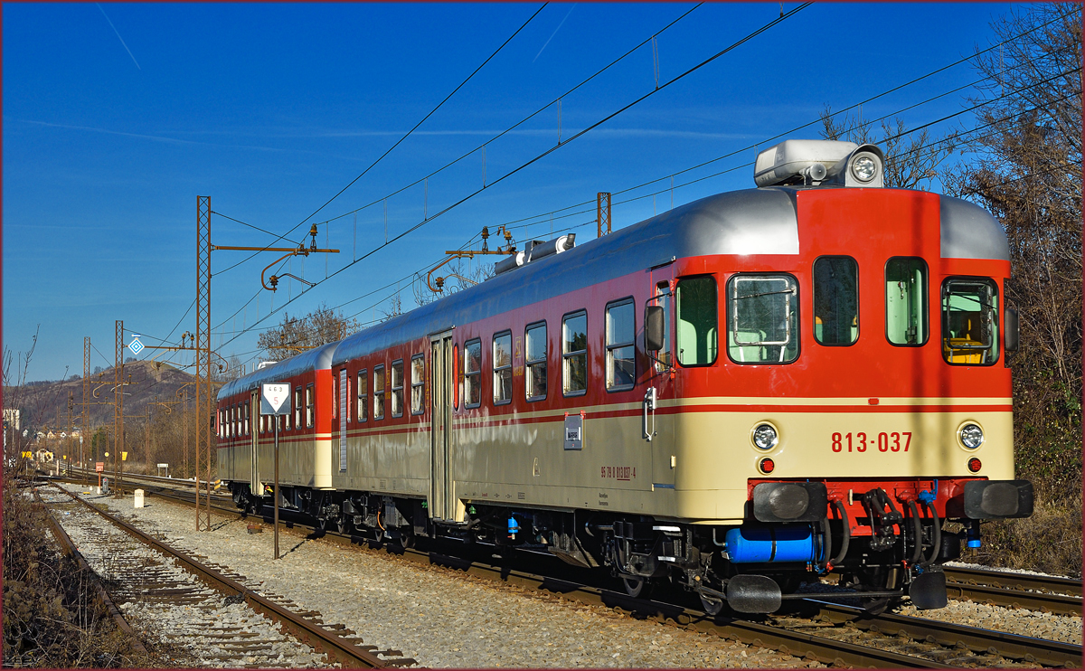 SŽ 813-037 fährt durch Maribor-Tabor Richtung Maribor HBF. /28.12.2015