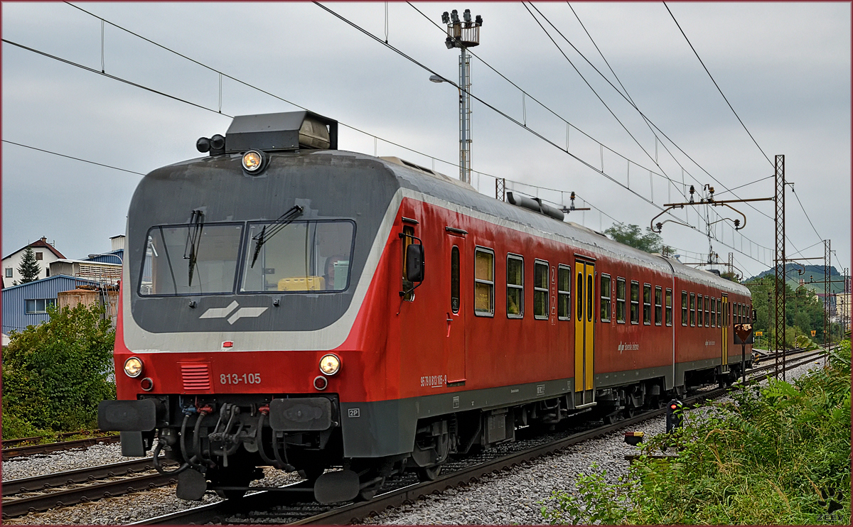SŽ 813-105 fährt durch Maribor-Tabor Richtung Ormož. /7.9.2016