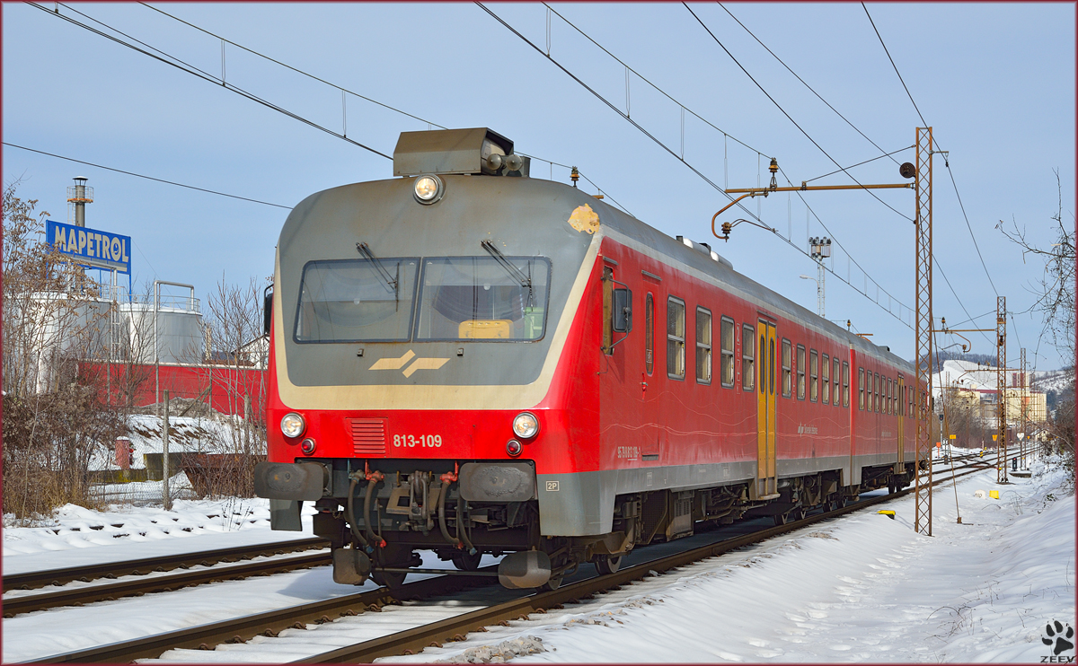 SŽ 813-109 fährt durch Maribor-Tabor Richtung Murska Sobota. /7.2.2014