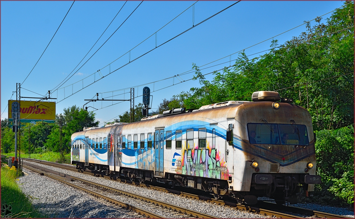 SŽ 813-130 fährt durch Maribor-Tabor Richtung Maribor HBF. /28.8.2014