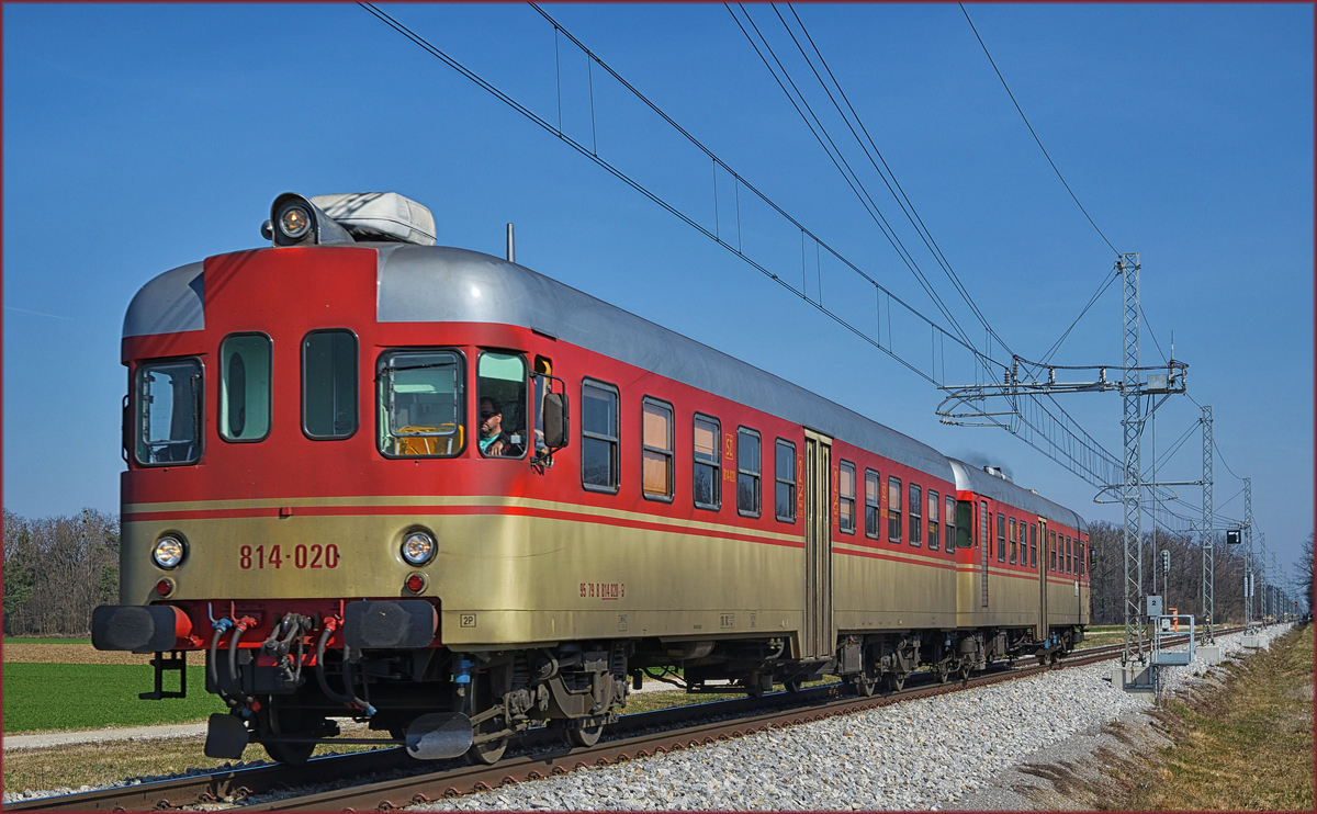 SŽ 814-020 fährt durch Cirkovce-Polje Richtung Maribor. /17.3.2017
