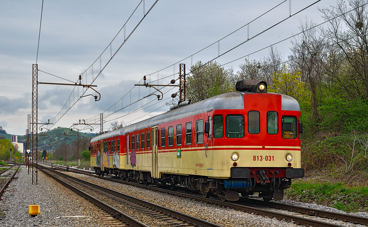 SŽ 814-031 fährt durch Maribor-Tabor Richtung Ormož. /9.4.2016