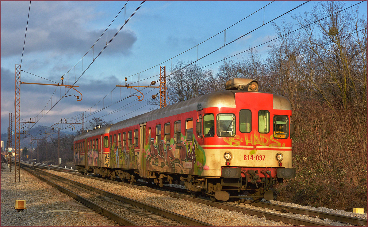 SŽ 814-037 fährt durch Maribor-Tabor Richtung Ormož. /10.1.2018