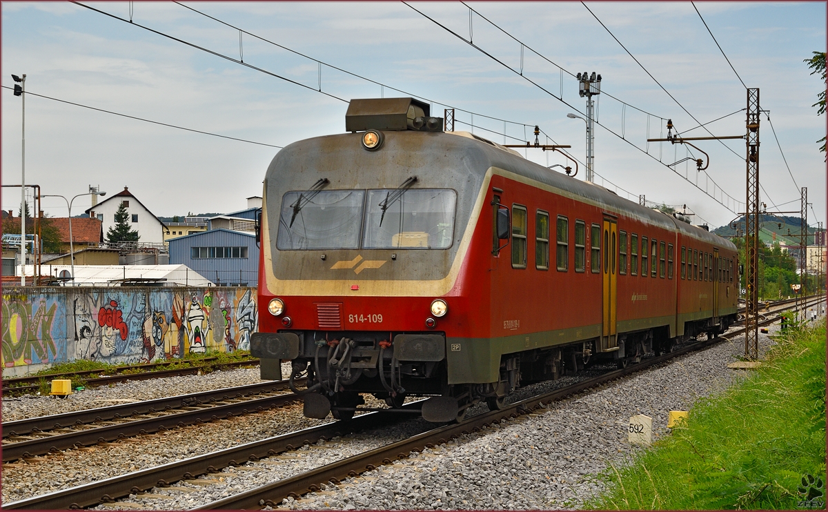 SŽ 814-109 fährt durch Maribor-Tabor Richtung Ormož. /19.8.2014