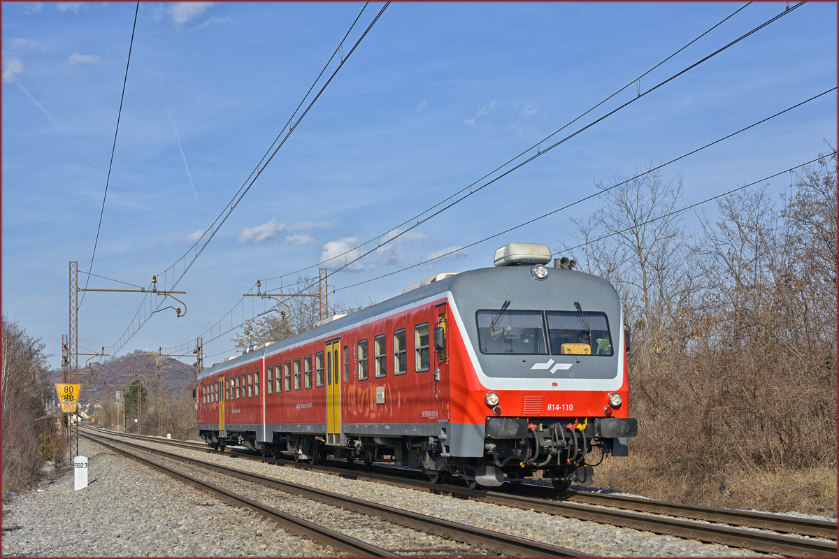 SŽ 814-110 fährt durch Maribor-Tabor Richtung Ormož. /3.3.2019