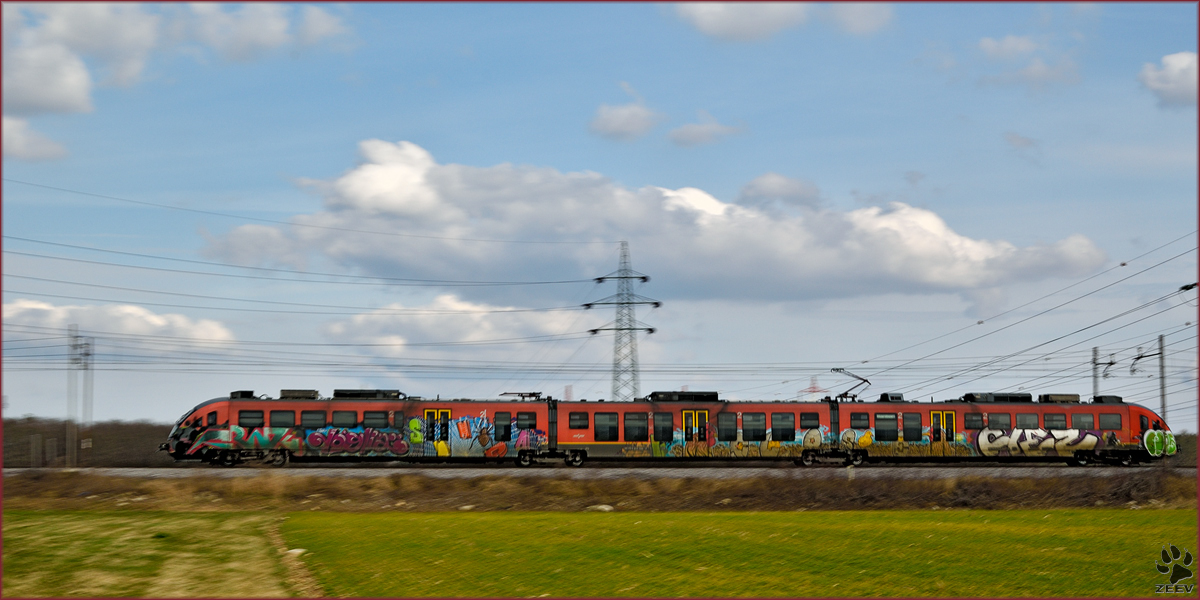 SŽ312-? fährt durch Bohova Richtung Maribor HBF. /10.3.2016