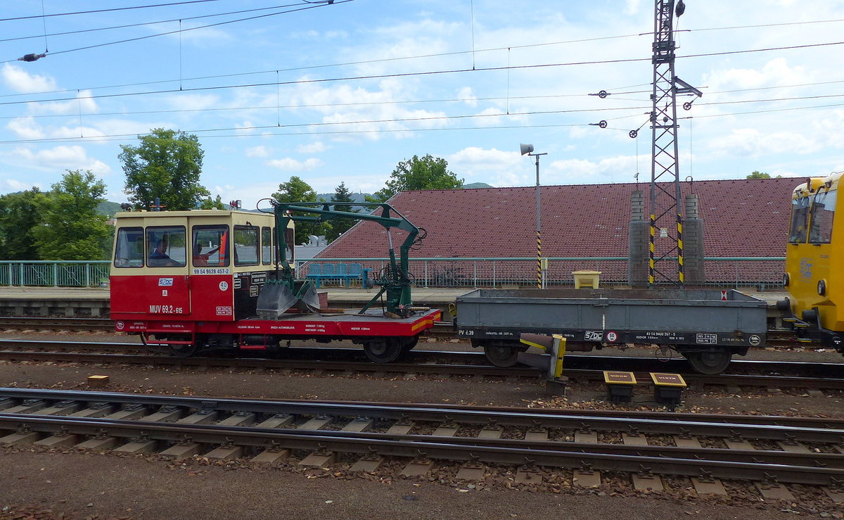 SŽDC MUV 69.2-615 (CZ-SZDC 99 54 9 628 457-2) am 09.06.2020 auf Rangierfahrt in Děčín hl.n..