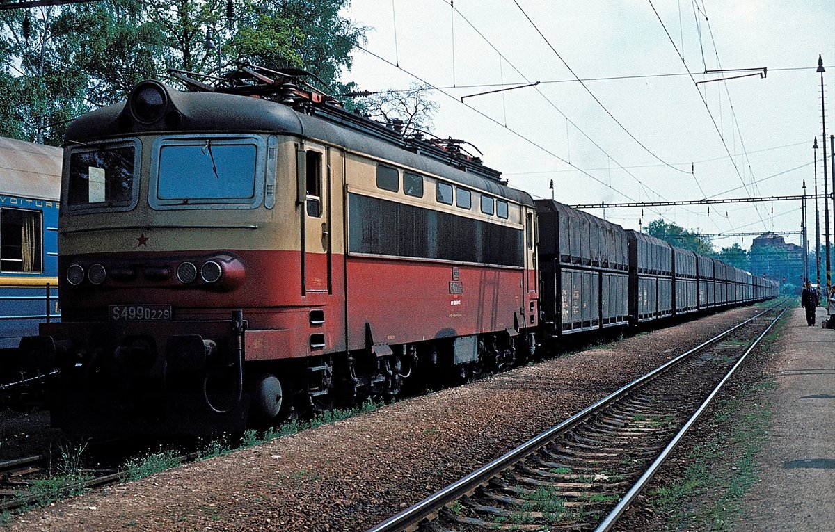 S499 0229  Jindrichuv - Hradec  22.05.82