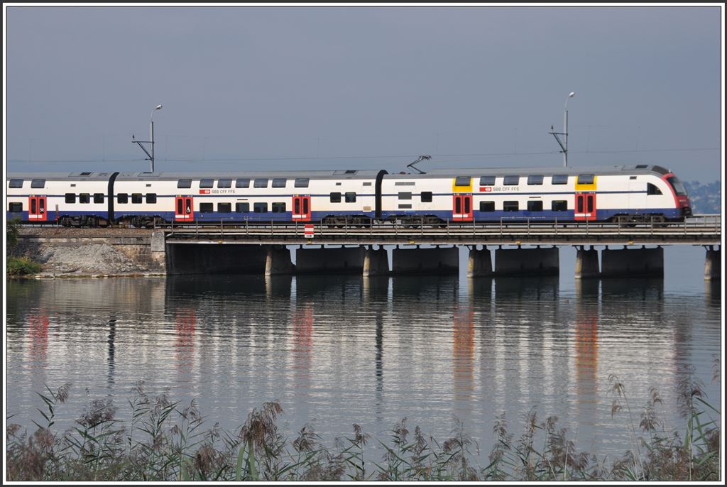 S5 auf dem Damm von Rapperswil. (10.09.2015)