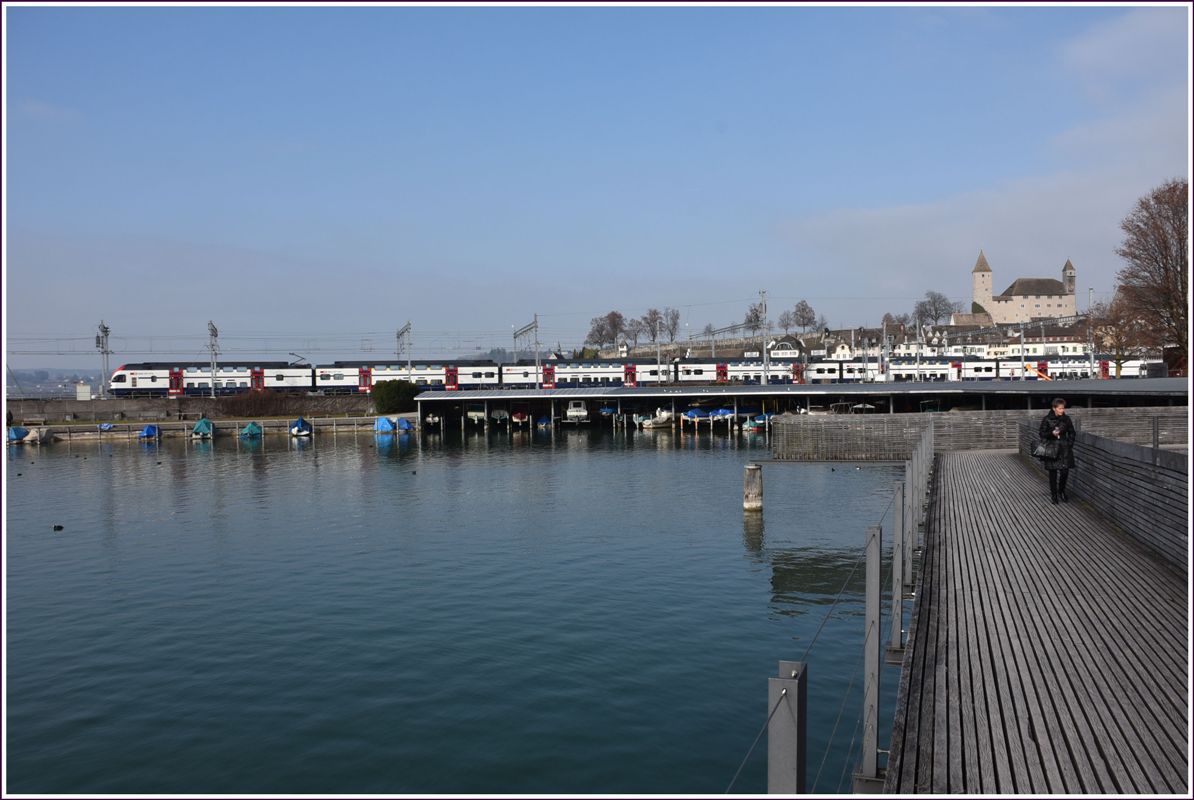 S5 mit RABe 511 auf dem Damm von Rapperswil. (14.02.2017)