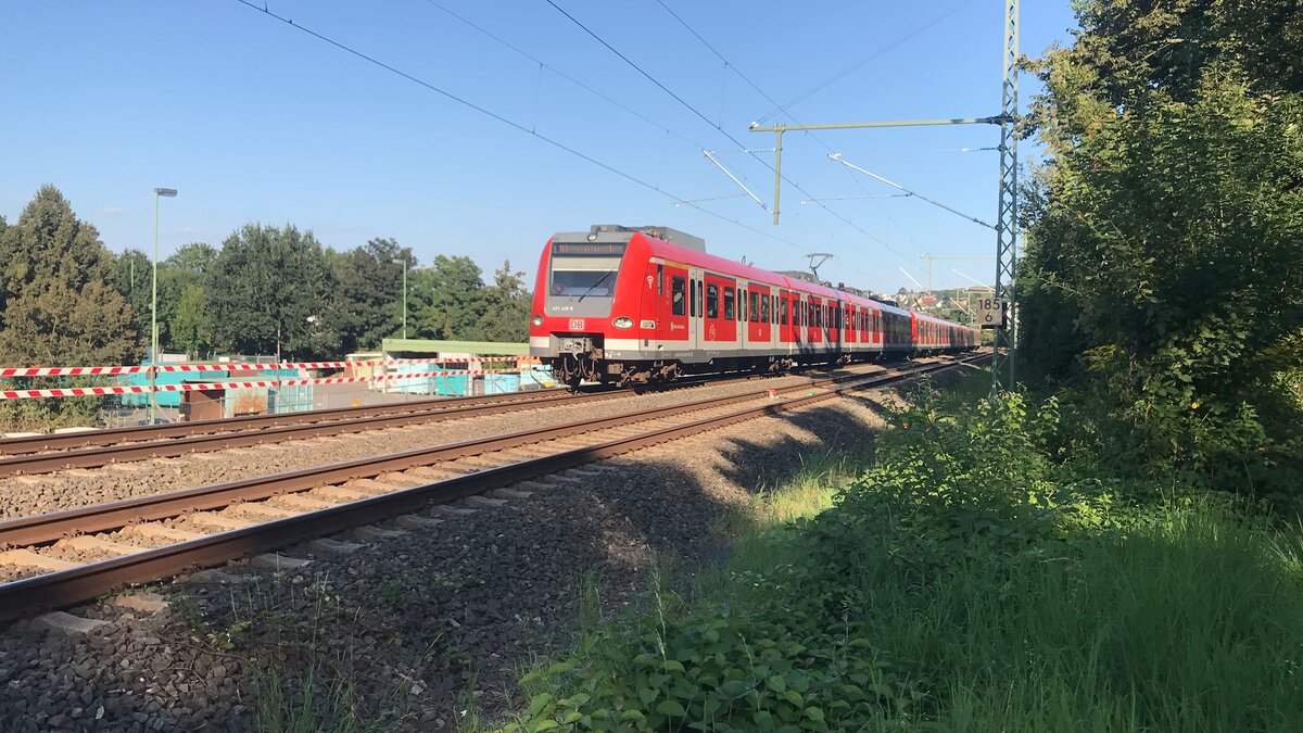 S6 nach Frankfurt Süd an der Film- und Fotostelle Bad Vilbel Süd. 18.09.2021 | 18:48 Uhr