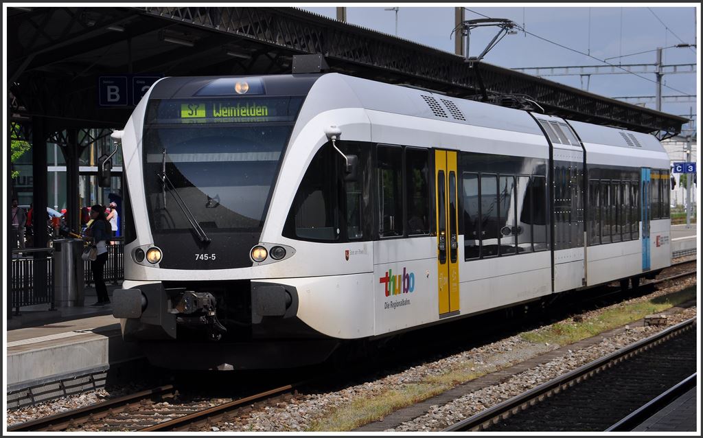 S7 23760 mit GTW 745-5 in Rorschach. (14.05.2015)