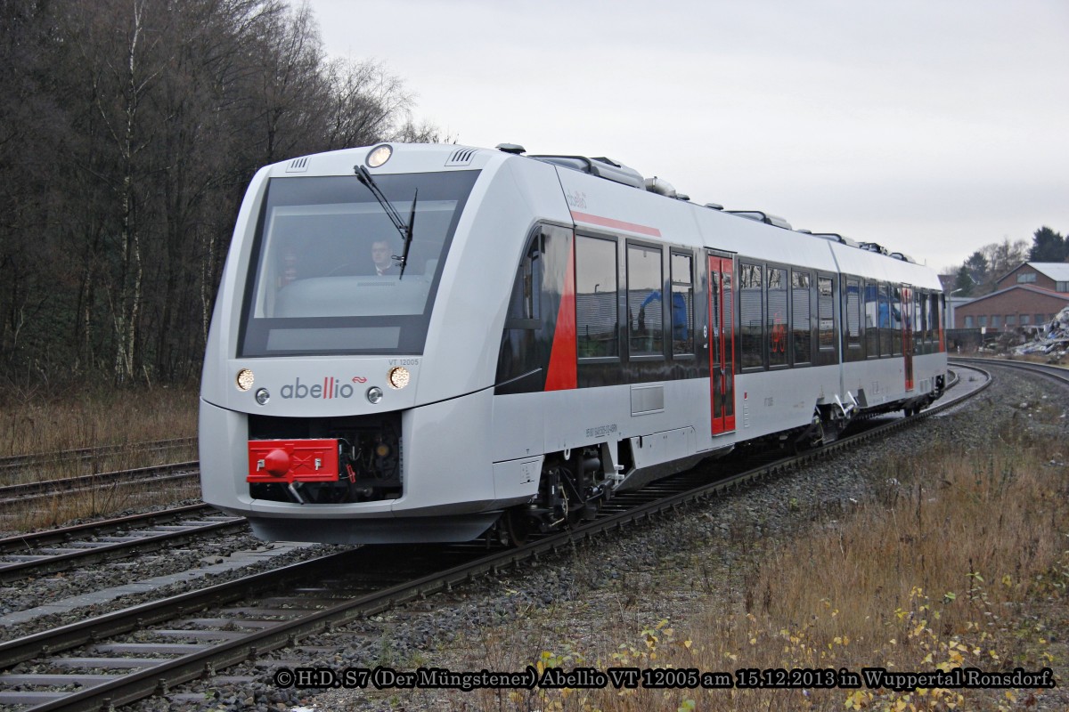 S7 Abellio Lint 41H 648 005 (VT 12005) fuhr am 15.12.2013 in Wuppertal Ronsdorf zum ersten Mal auf dieser Strecke.