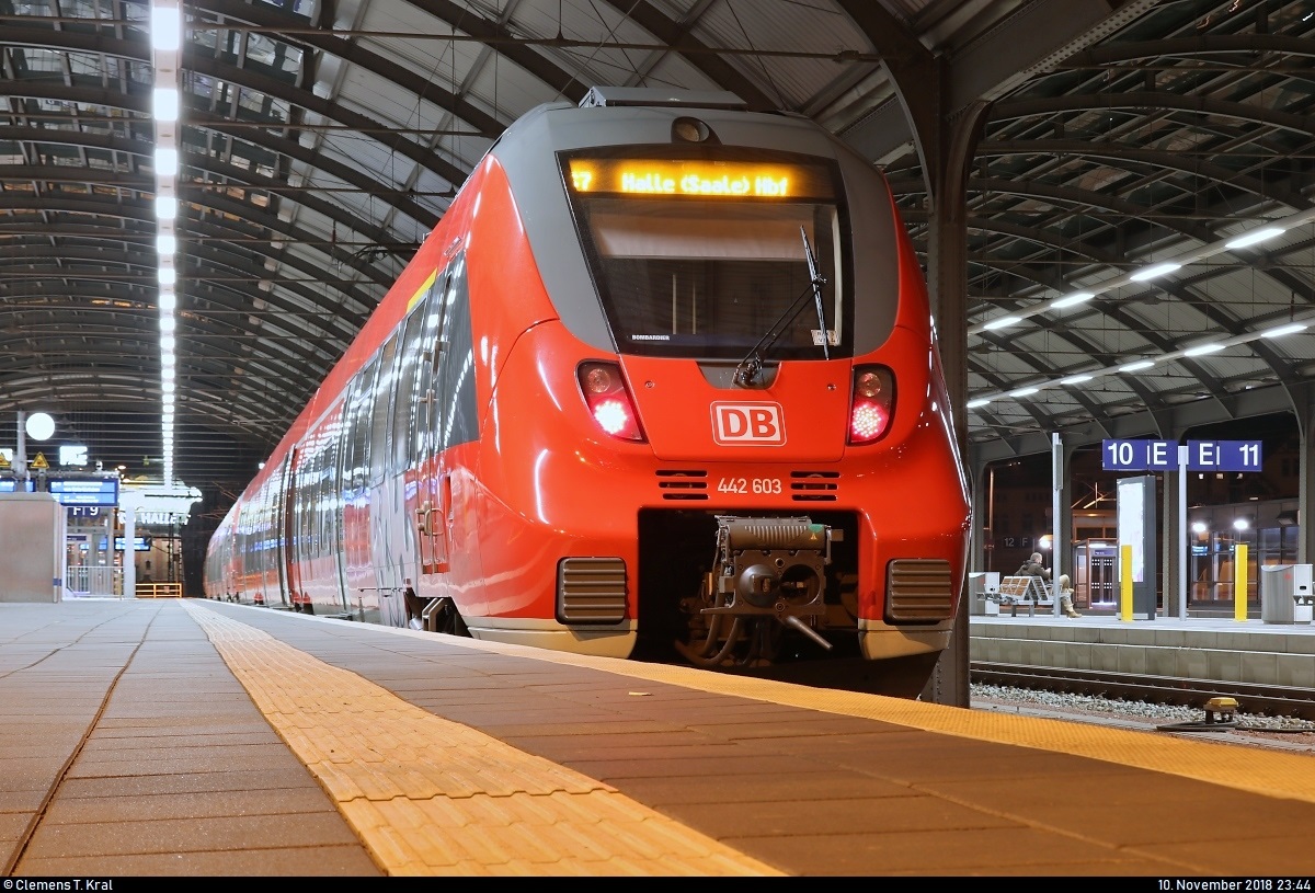 S7 mal in Doppeltraktion...
442 603 und 442 601 (Bombardier Talent 2), ex S-Bahn Mitteldeutschland (DB Regio Südost), als S 37776 (S7) nach Halle-Nietleben stehen in ihrem Startbahnhof Halle(Saale)Hbf auf Gleis 9.
[20.10.2018 | 23:44 Uhr]