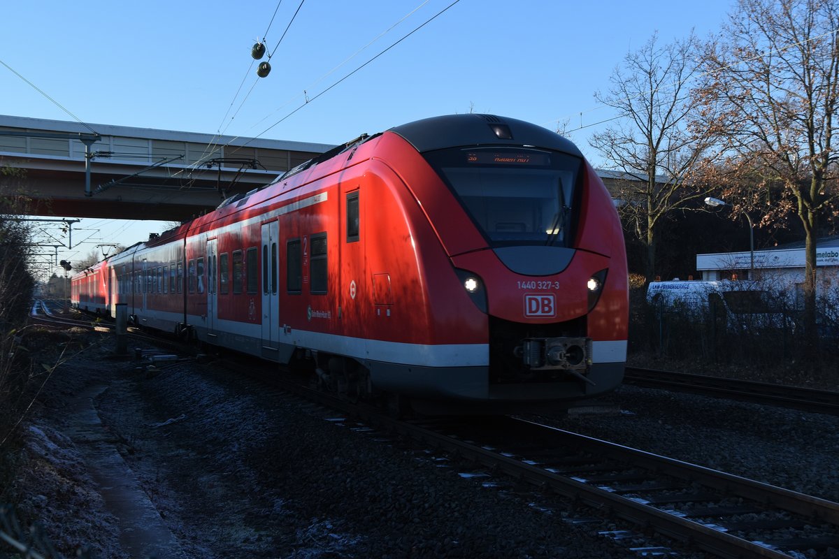 S8 bei der Einfahrt in Korschenbroich am Sonntagnachmittag den 4.12.2016