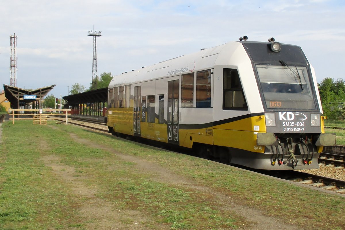 SA 135-004 steht am 1 Mai 2018 in Jaworzyna Slaska.